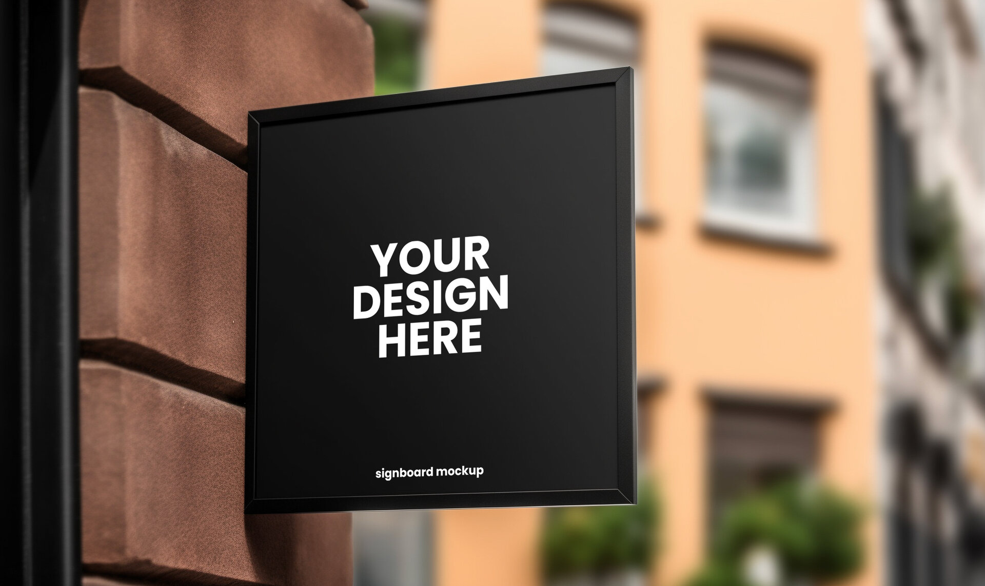 Schwarzes Quadrat Schild Mockup im Freien für Logo-Design, Marke